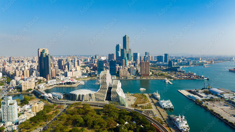 港湾と都市が広がる台湾の物流拠点